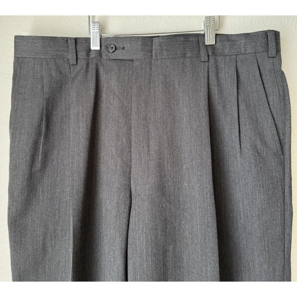 Burberry London 2-Piece Suit‎ 43L 36x40 Gray Pinstriped 100% Wool Made USA